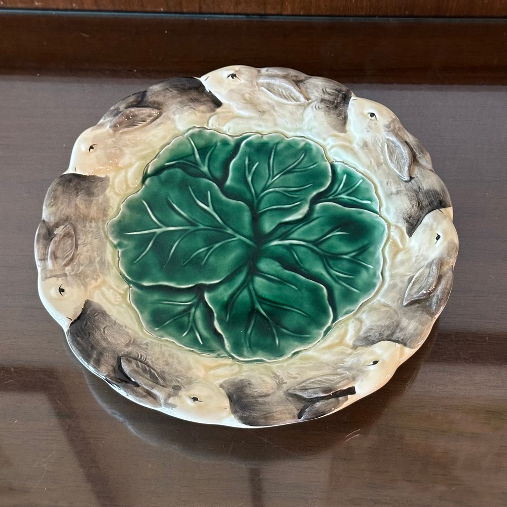 Vintage 1988 Haldon Group Bunny Rabbit Cabbage Leaf Majolica Plate 8 Inch Green
